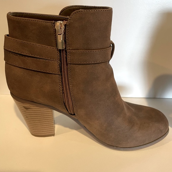 Women’s microsuede ankle boots, wrap-around buckle and strap detail. Women’s 8 - Picture 8 of 10